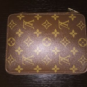 *SOLD*  AUTHENTIC LOUIS VUITTON ORGANIZER